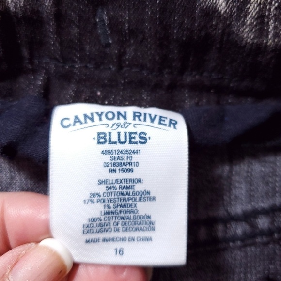 3/$15 sale Embellished jean skirt girls size 16 - Picture 2 of 7